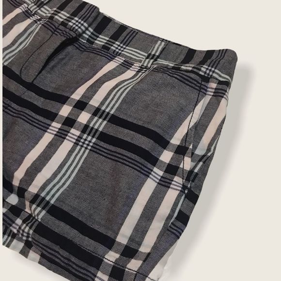 LOFT Outlet Linen Blend Plaid Shorts - Picture 3 of 6